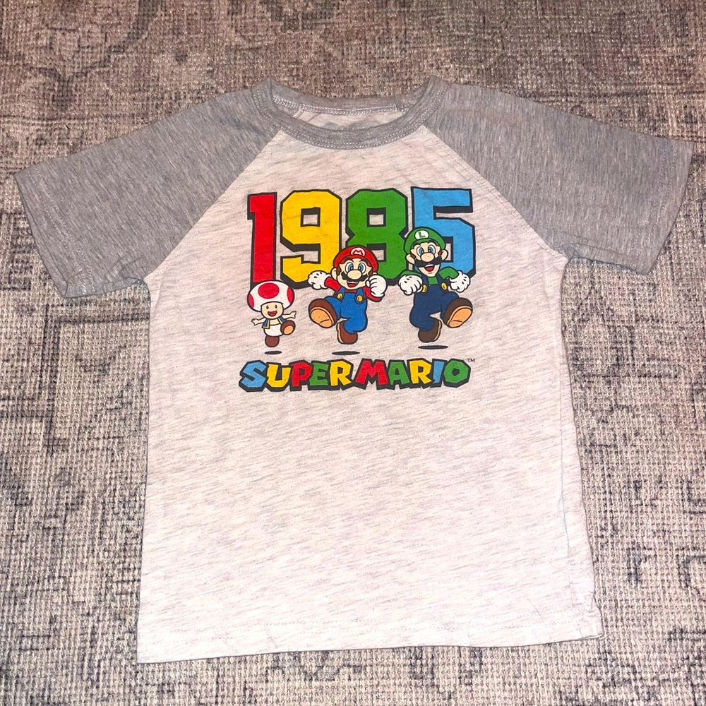 LIKE NEW Super Mario boy t shirt
